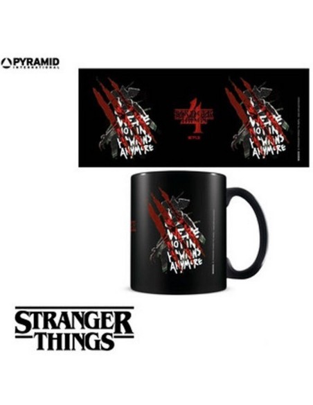 pyramid_international_taza_negra_stranger_things_4_not_in_hawkins_5050574267779_oferta