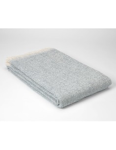 manta_alexandra_house_living_atika_verde_claro_125_x_180_cm_8434441081397_oferta 2