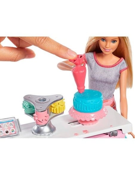 mattel_barbie_-_cake_decorating_playset_(gfp59)_conjunto_de_juego_de_pastelería_con_muñeca_y_accesorios_0887961767643_barato