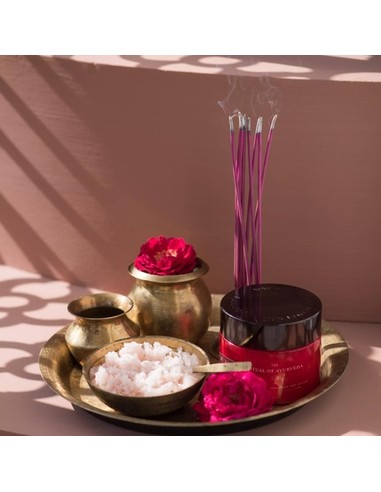 rituals_ayurveda_rejuvenating_body_scrub_300gr_exfoliante_corporal_con_sal_gema_rosa_y_aceites_naturales_8719134160802_promocion