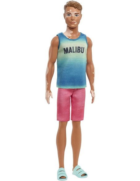 barbie_ken_fashionista_muñeco_hbv26_con_camiseta_de_tirantes_blanca_y_vitíligo_para_niños_0194735001972_oferta