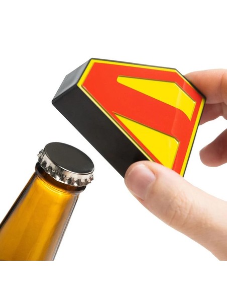 paladone_abrebotellas_magnético_superman_-_accesorio_práctico_para_bebidas_con_diseño_icónico_de_superhéroe_5056577759549_oferta