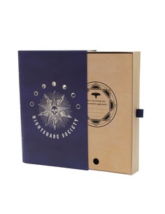 blue_sky_caja_de_recuerdos_nightshade_wednesday_miércoles_papelería_temática_5056563717461_oferta