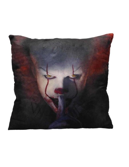sd_toys_cojín_pennywise_it_-_almohada_decorativa_de_terror_con_tamaño_45x45x15_cm_8435450225963_oferta