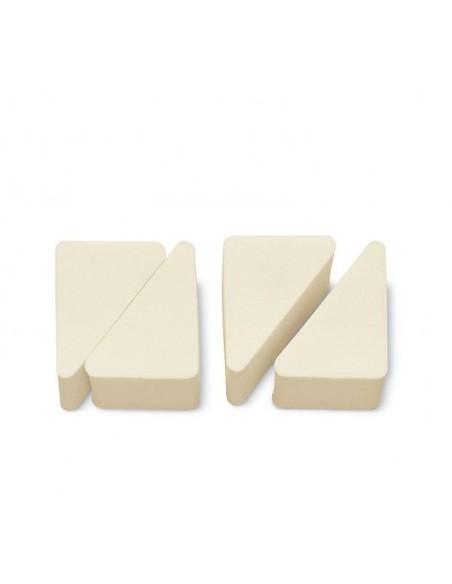 tres_claveles_4_esponjas_maquillaje_partibles_c.n.184060.8_d_3c_forma_triangular_para_aplicación_uniforme_8410990118616_oferta