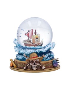 nemesis_now_bola_de_nieve_one_piece_going_merry_-_decoración_navideña_coleccionable_con_escena_del_barco_icónico_8012691594670_o