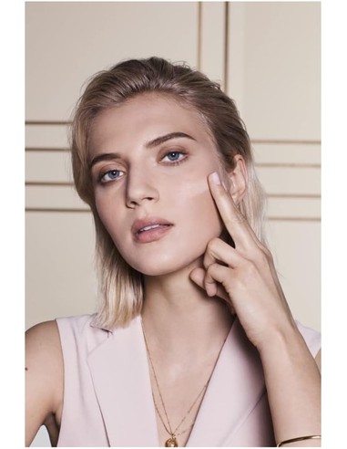 max_factor_miracle_touch_second_skin_foundation_spf20_#4_light_medium_30_ml_3614229764840_barato