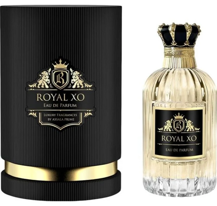 Assala Prime Royal XO con su estuche negro y el frasco acanalado con tapón de corona