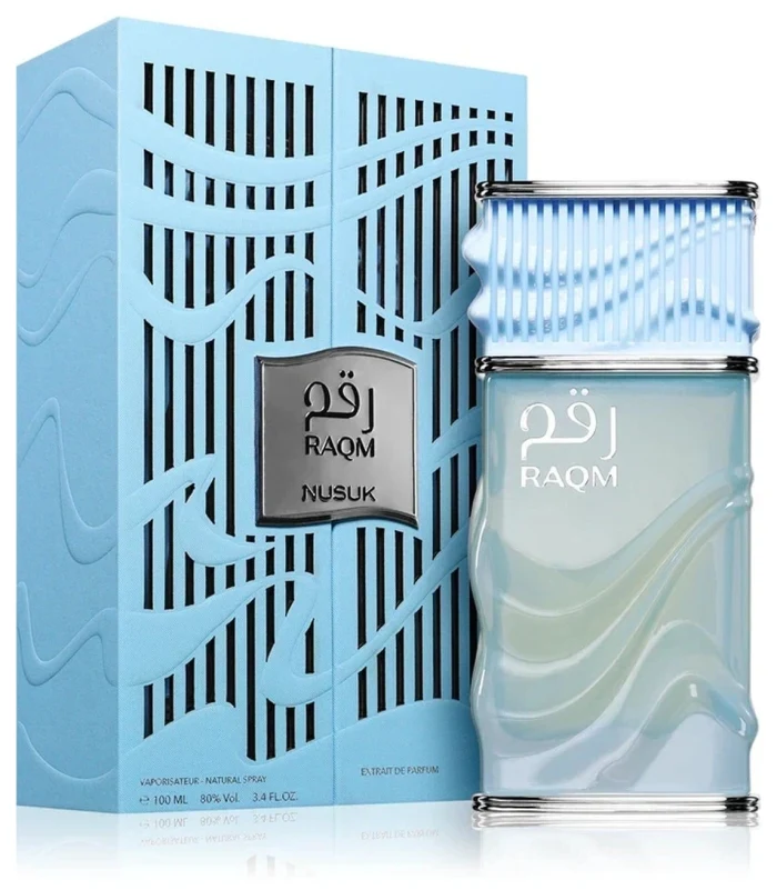 Frasco azul claro con ondas en relieve y estuche de Nusuk Raqm, Extrait de Parfum 100 ml