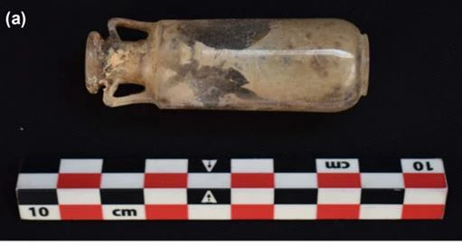 Ungüentario romano de cristal de roca hallado en Carmona (Cosano et al., Heritage 2023, CC BY 4.0)