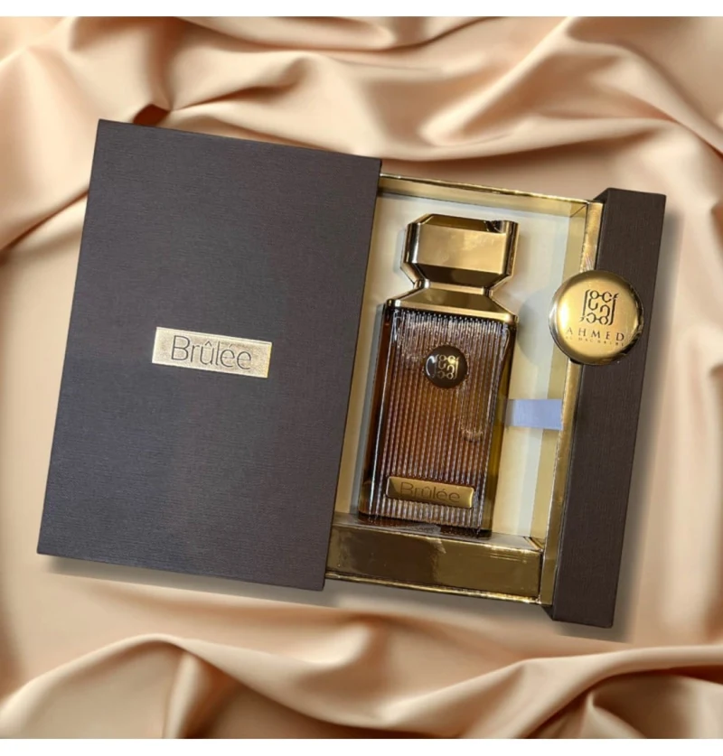 Frasco color caramelo y estuche marrón de Ahmed Al Maghribi Brûlée Eau de Parfum 100 ml